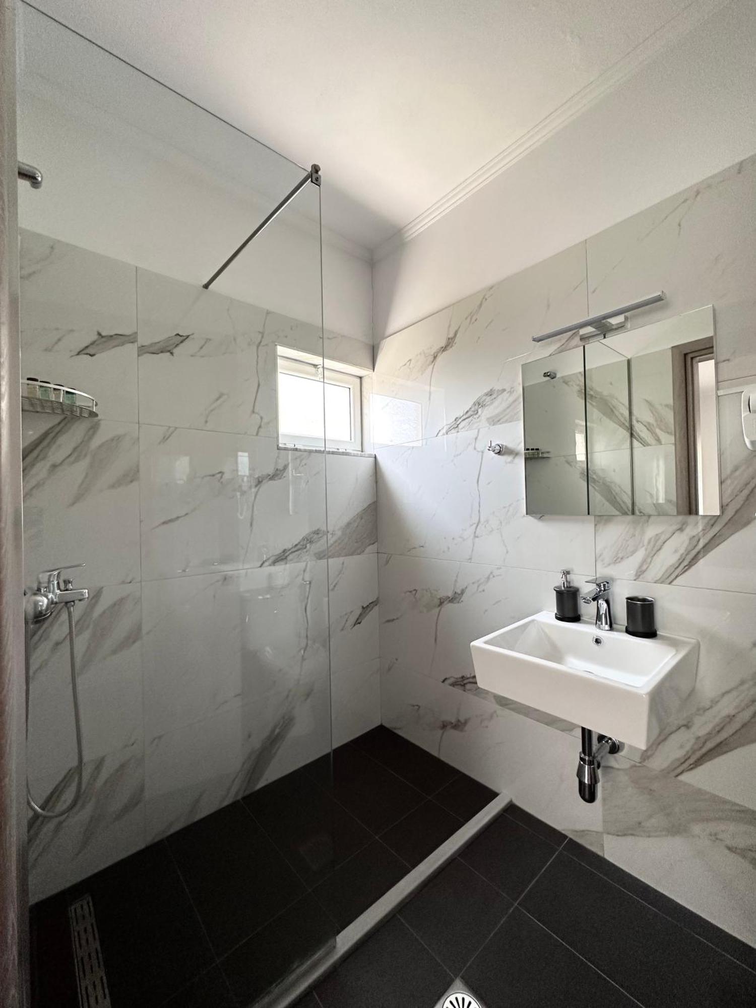 Meto Rooms Саранда Екстер'єр фото